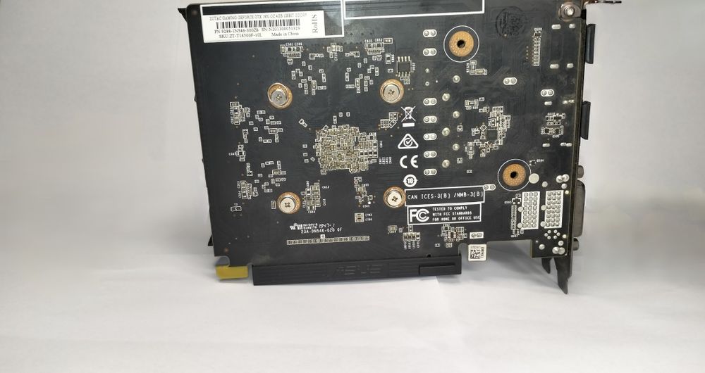 Vând placă video GeForce GTX 1650