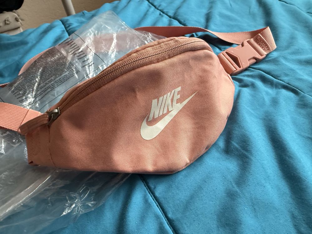 Nike -чанта за кръста
