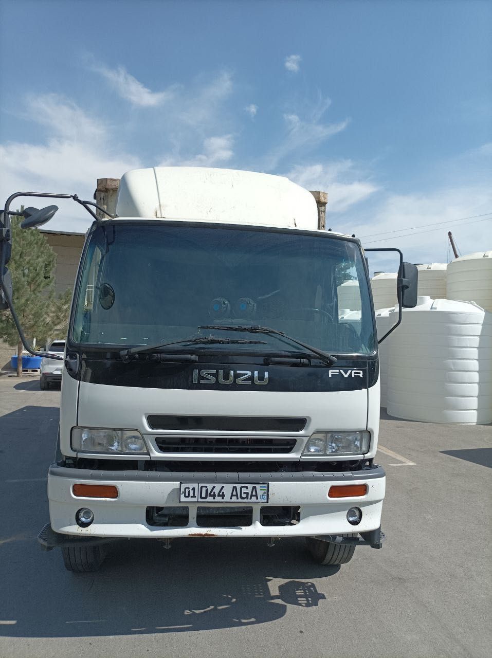 Isuzu FVR 33 juda zor holatda