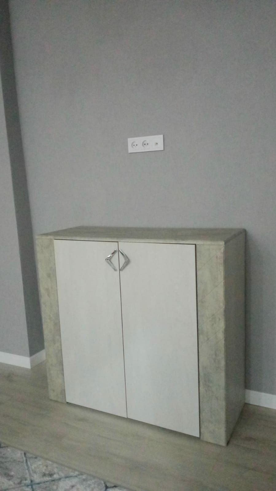 Тумба 108×100 см. б/у,3 отделения использовано 1 год