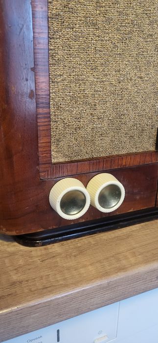 Philips Romanza 

Радиоприемника е в много д