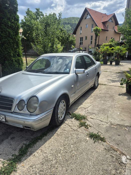 Mercedes w210 125 к.с. цял за части.
