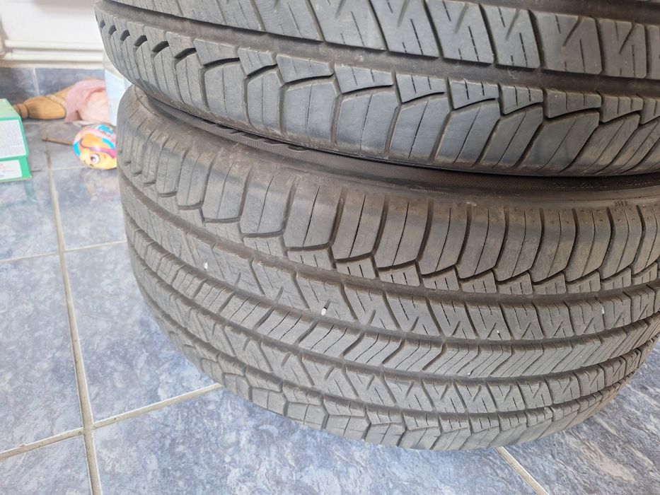 Vand 2 cauciucurii 245/45 R19 98W