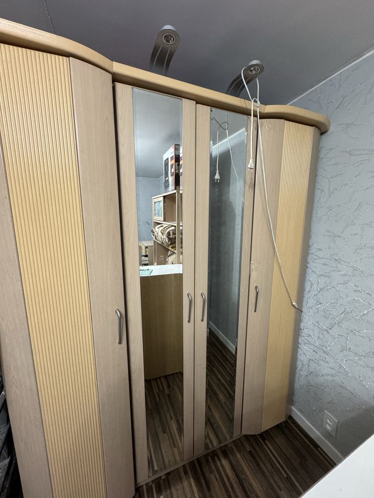 Шкаф, стол и комод