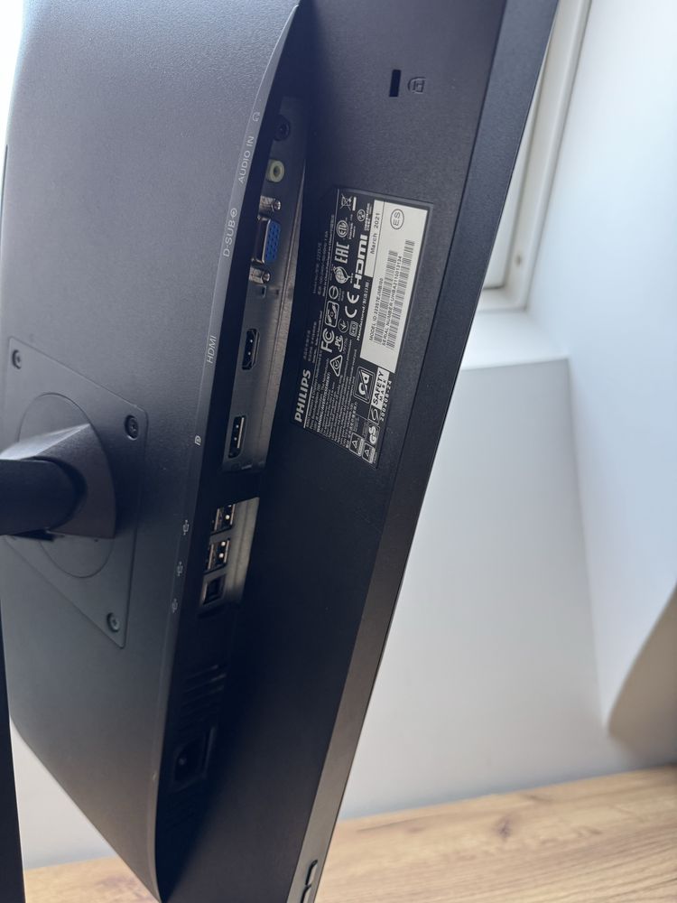 Монитор Philips 21.5 инча