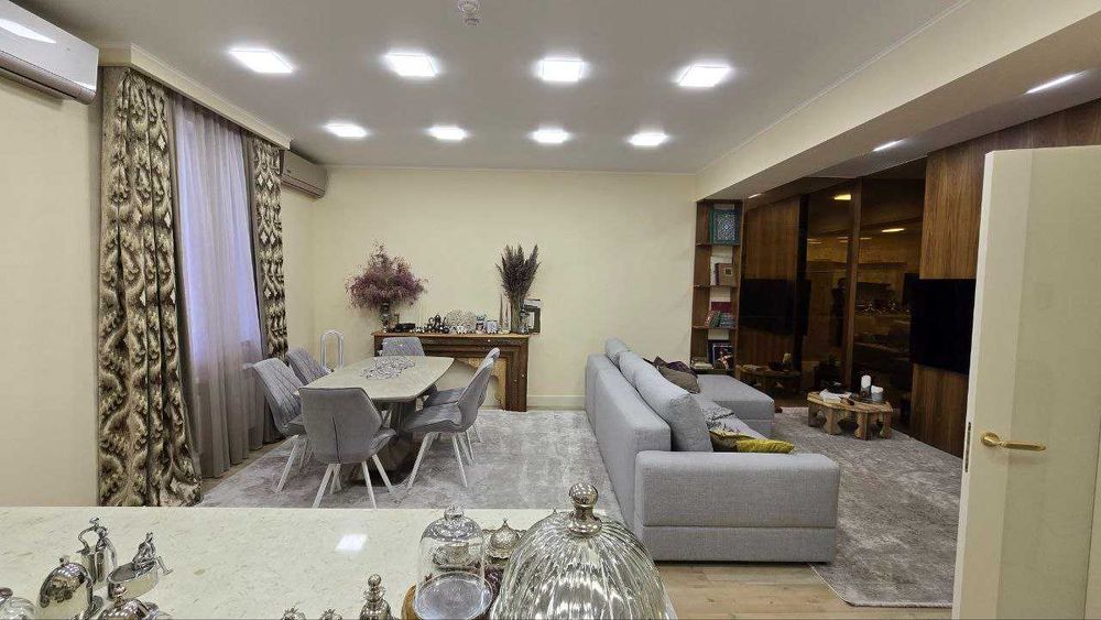 Продаётся квартира 160м2 с классическим ремонтом ор-р. гос.Grand Mir"