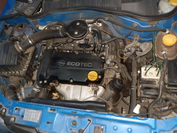 Dezmembrez Opel Corsa C 1.2 benzina