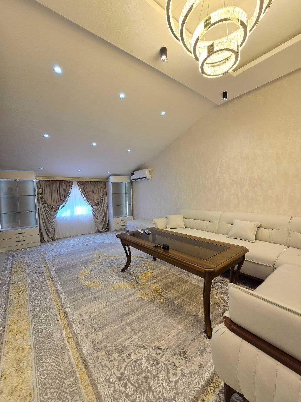 3х комнатная квартира на 8 этаже 85кв/м, в Самарканде