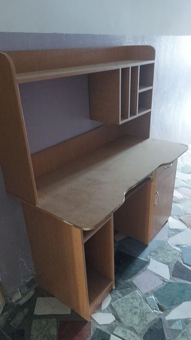 Продам компьютерный стол