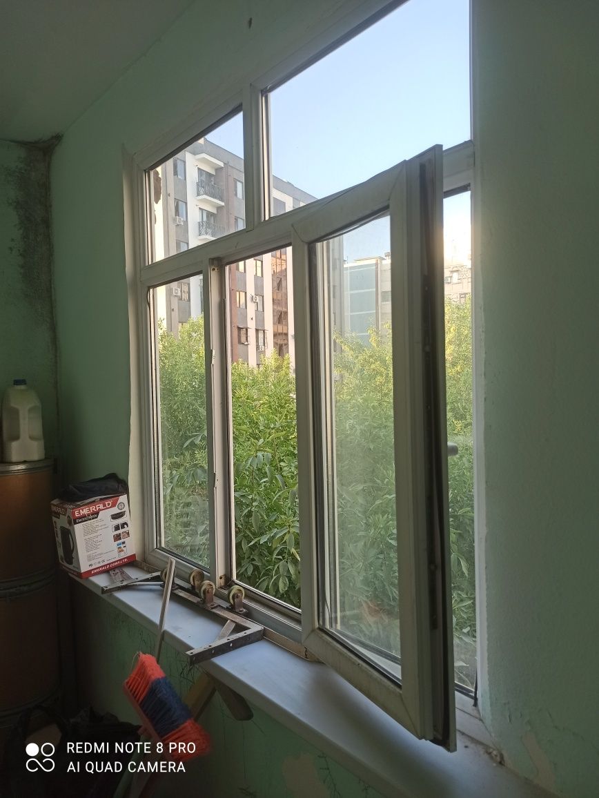 Продам пластиковые окна 2 шт.