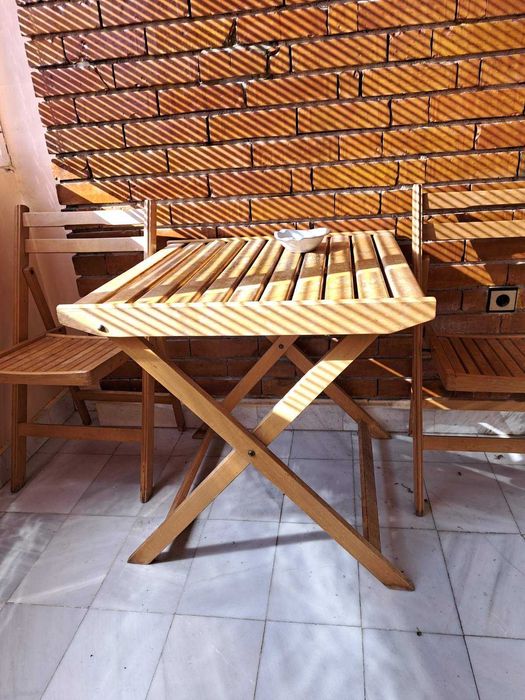 Сгъваема външна маса и 6 сгъваеми стола