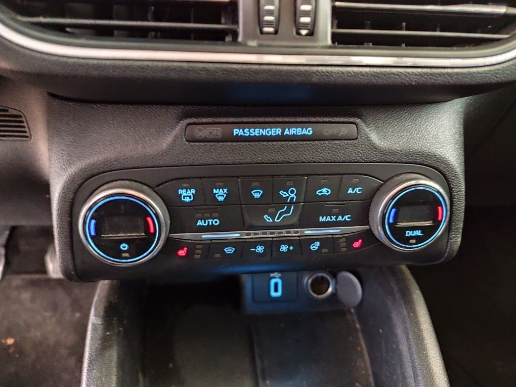 Dezmembrez Ford Focus 1.0 Ecoboost