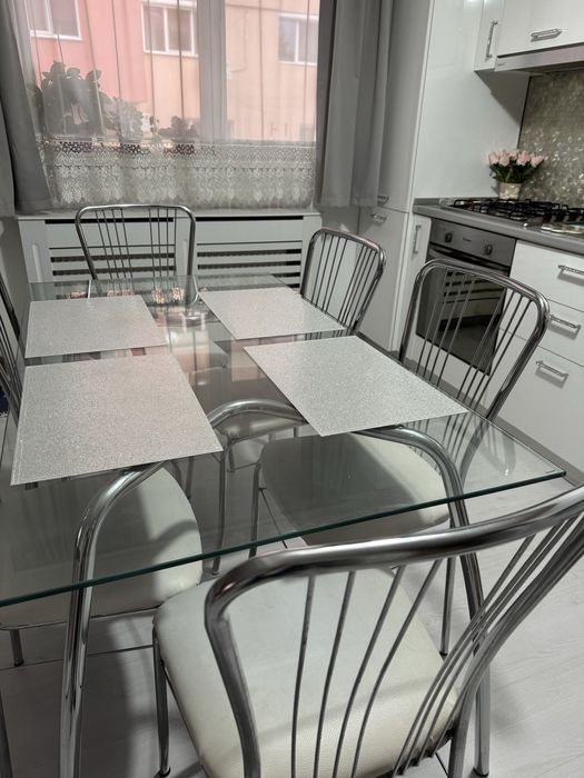 Vand masa din sticla + 6 scaune