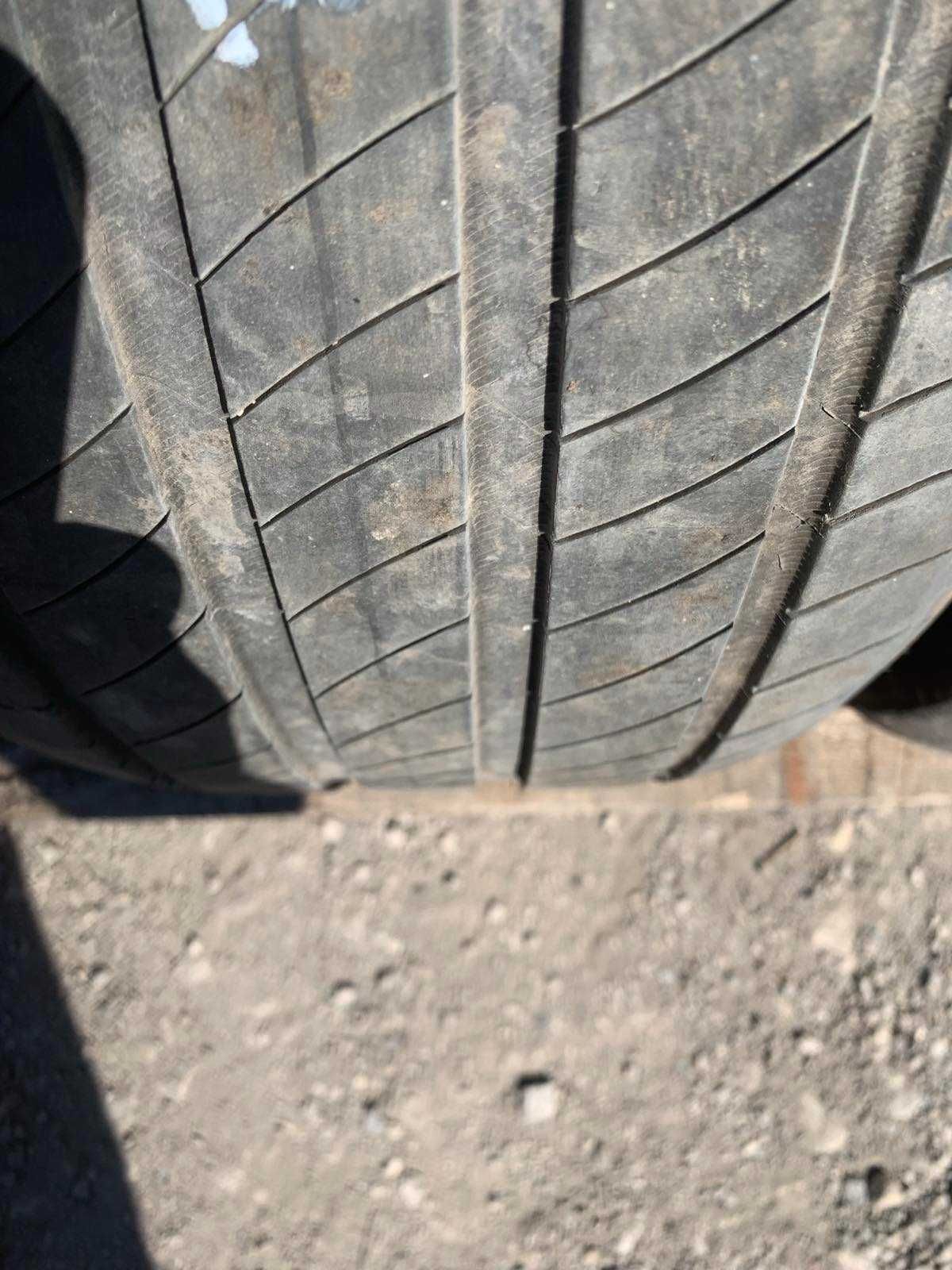 2 боря летни гуми Michelin 225/40 R18 Dot 3522 ном 48