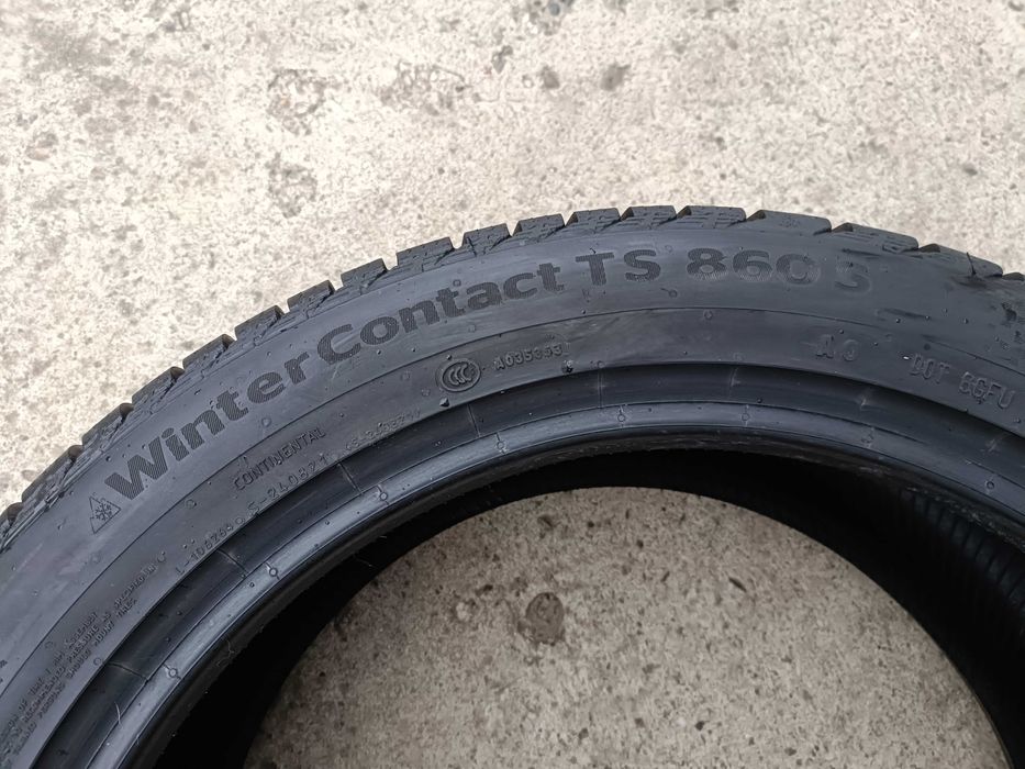 Doua anvelope iarna 235 45 18 continental wintercontact TS860 cu 7 mm