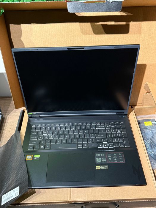 Laptop Gaming Acer Nitro 18  Ryzen Al 7 350 32GB NVIDIA RTX 5070 1TB