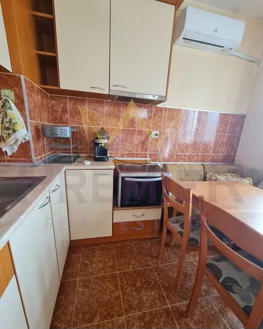 Дава се под наем Тристаен апартамент в Варна, Базар Левски - 70 кв.м за 408 € - Снимка #1