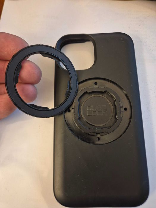 Husa QuadLock MAG IPhone 15