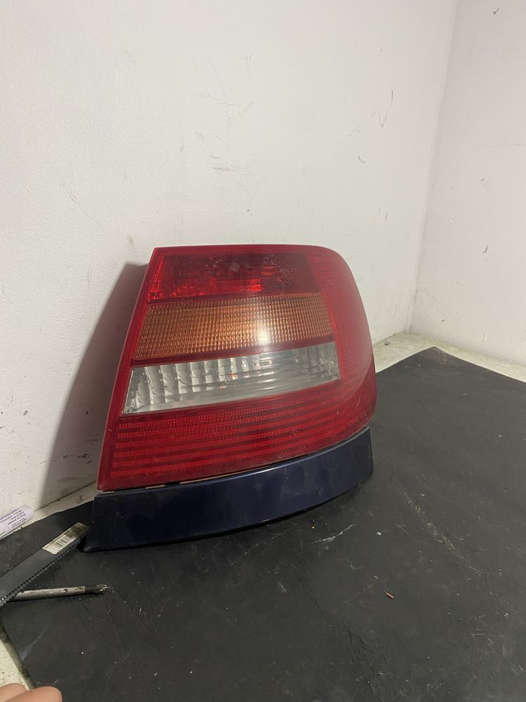 stop tripla dreapta spate audi A4 B5 1994-2001