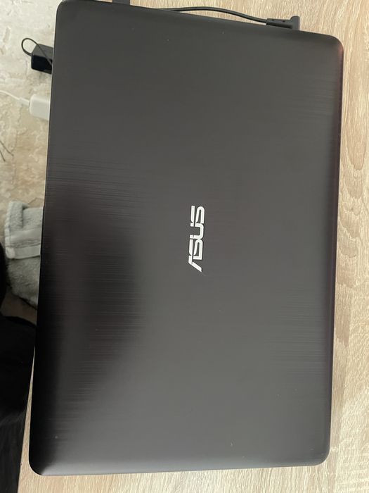 Vand laptop Asus Vivobook Max A541N