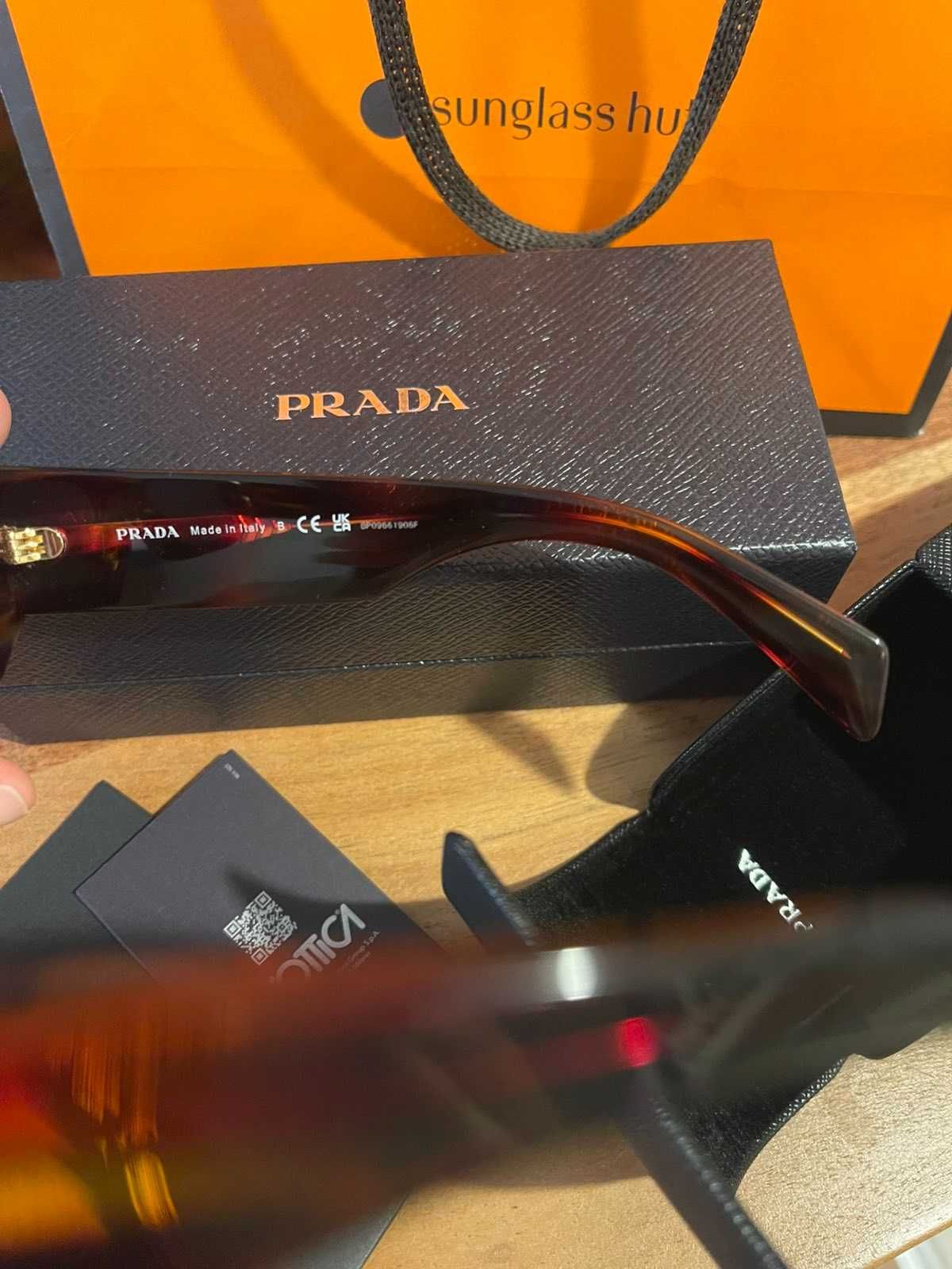 Слънчеви очила Prada