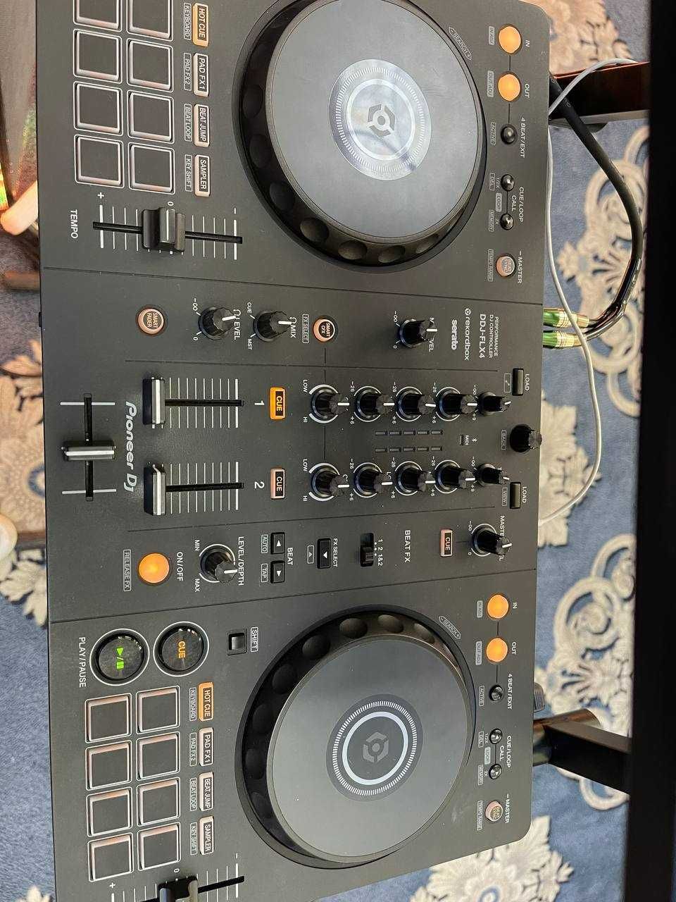 DJ-Контроллер Pioneer DDJ-FLX4