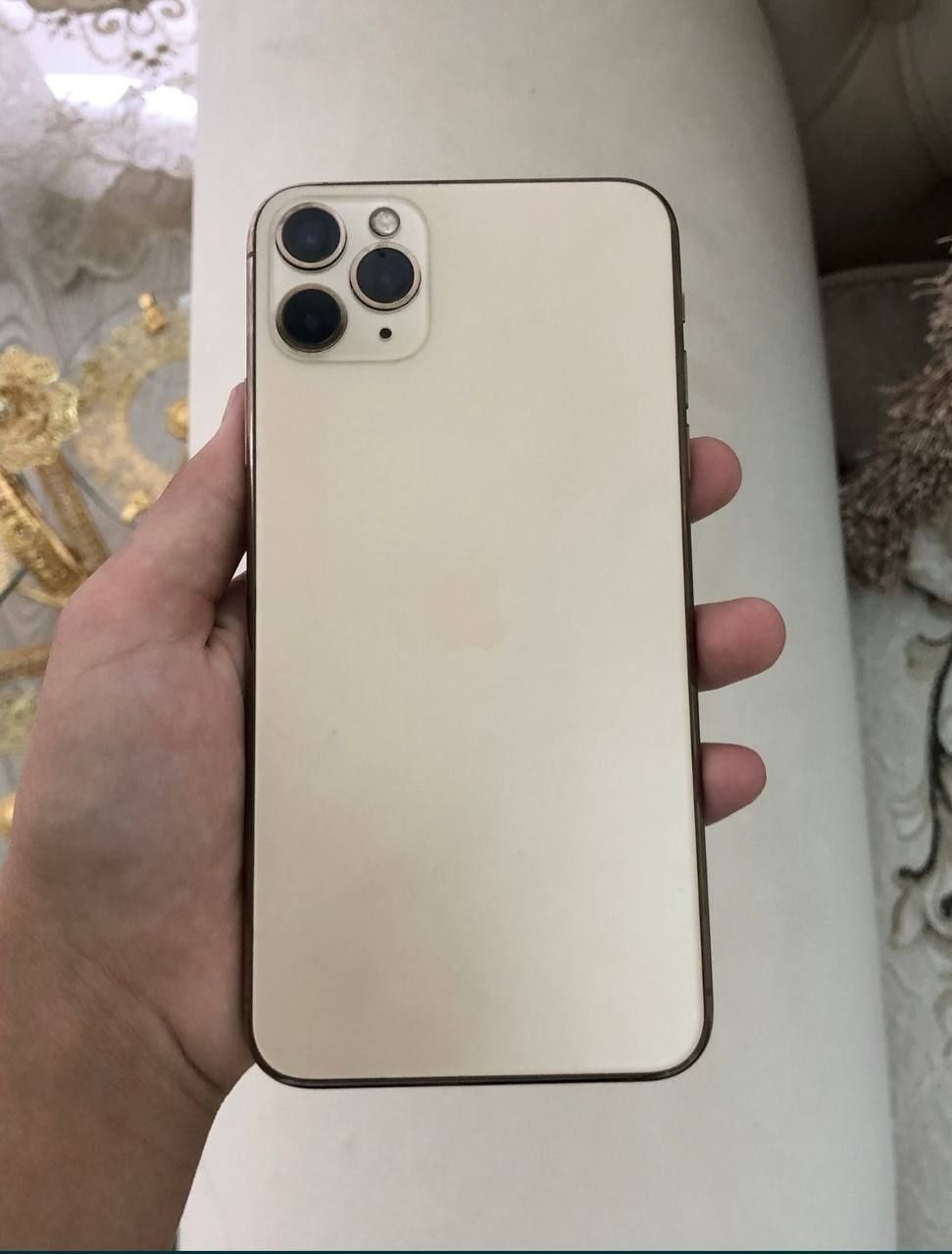 iPhone 11 Pro Max
Pamyat 64/4
Rangi:Gold
Yomkost:77
Xolati zor 
Dok ko