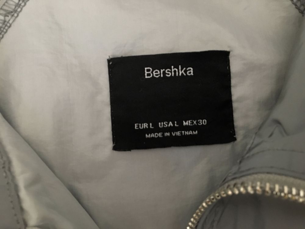 Светлоотразително късо яке Bershka