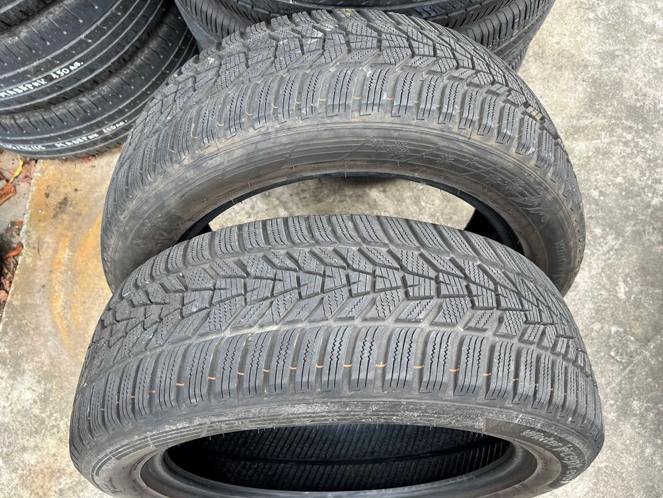 Продавам 2бр. зимни гуми Hankook 215/55/18 99V DOT2922 Made in KOREA!!