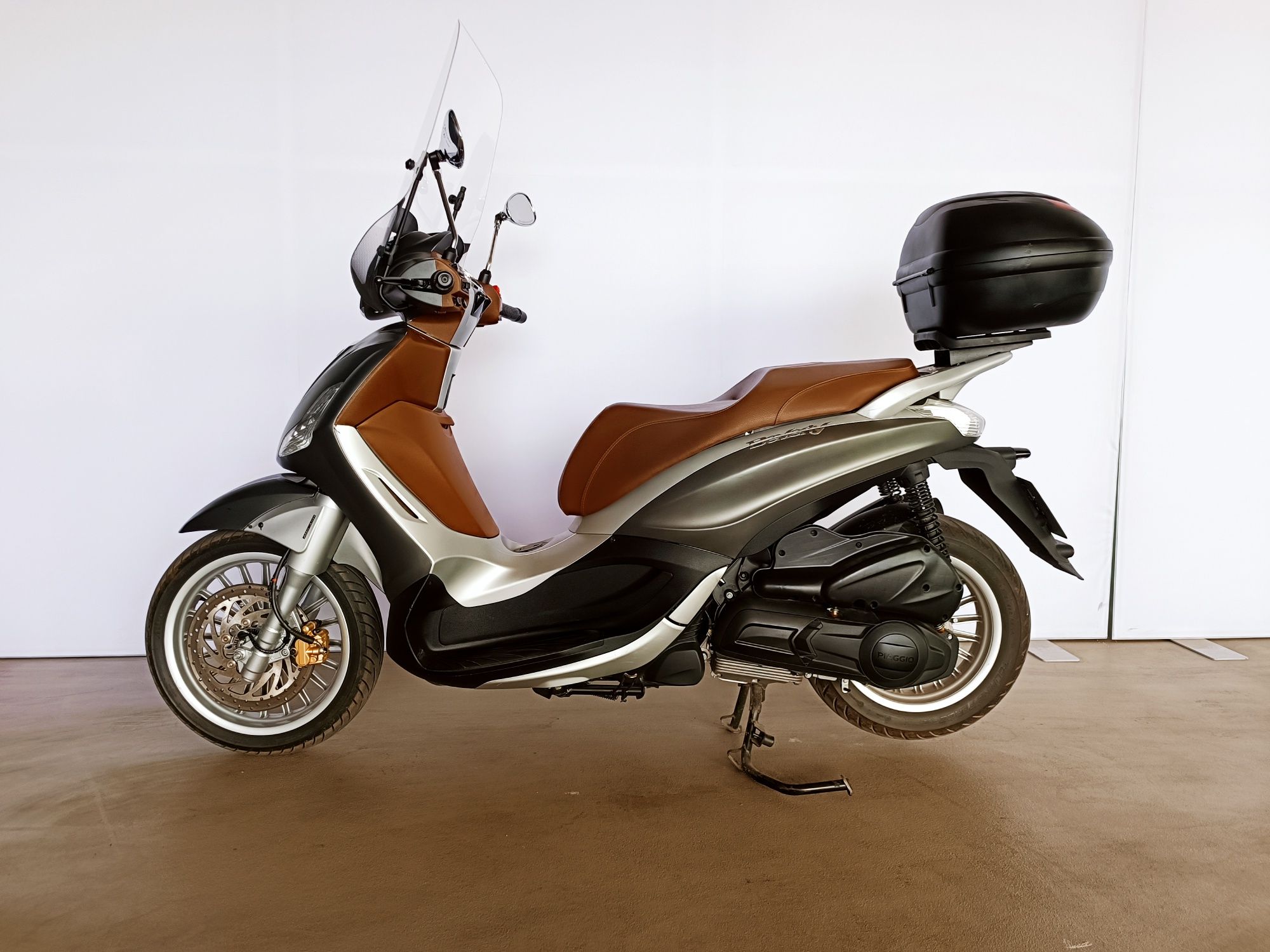 Piaggio Beverly 300 13 900 km 2019г. ABS, ASR