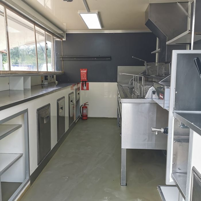 Remorcă Foodtruck de vanzare