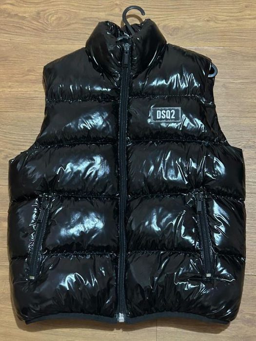 Vând Vesta Dsquared