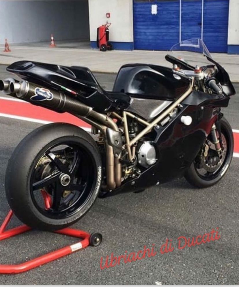 Ducati 748R мотоцикл