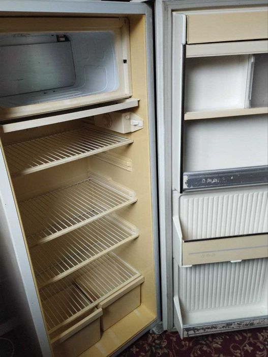 Продаётся холодильник советский