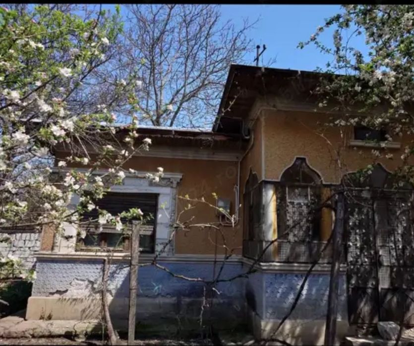 Casa cu terenuri de 1500 m² / 1500m² total 3000m²