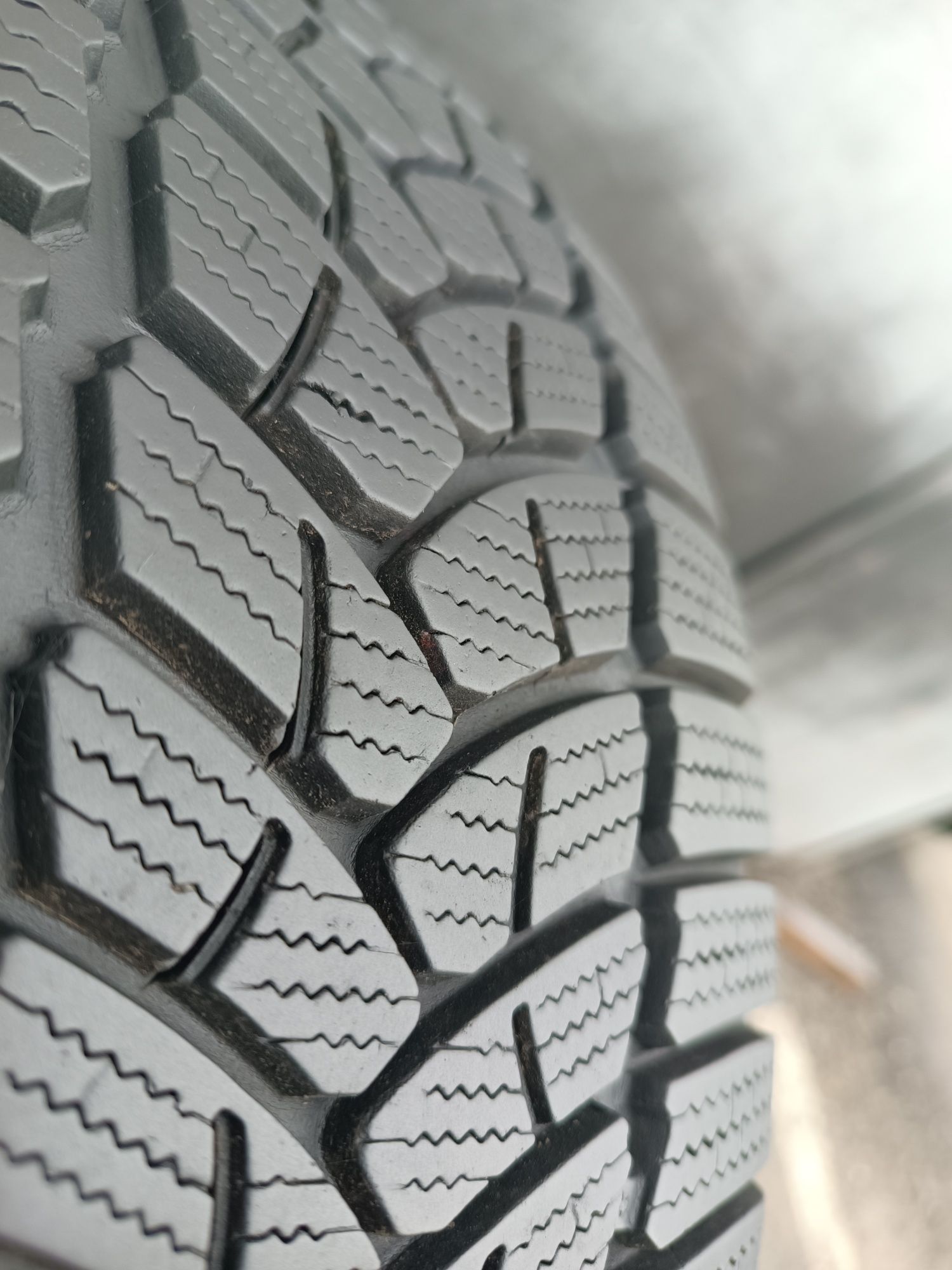 215/55/16 Firestone