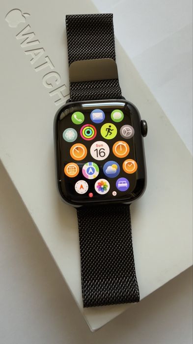 Apple Watch GPS + Cellular с оригинална кутия и документи