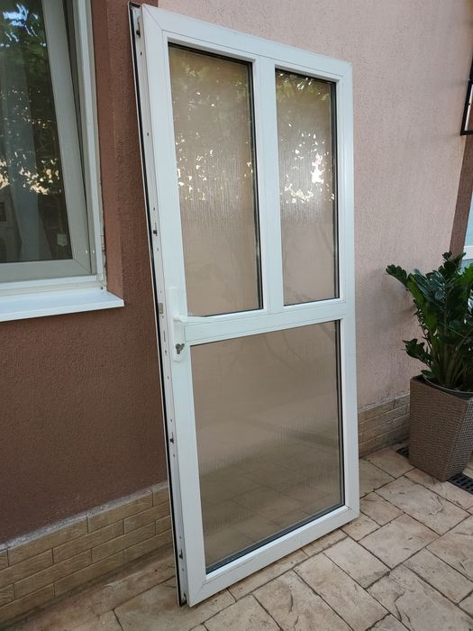 Ușă PVC + toc si prag de aluminiu