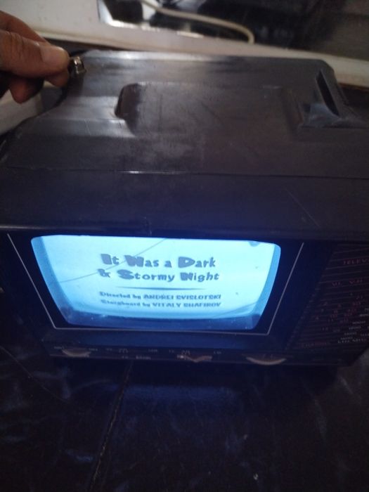 Vintage radio tv alb negru mic