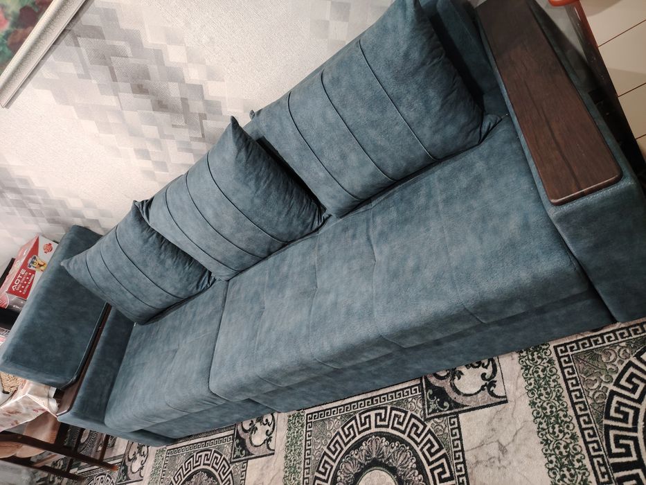 Продам угловой диван трансформер