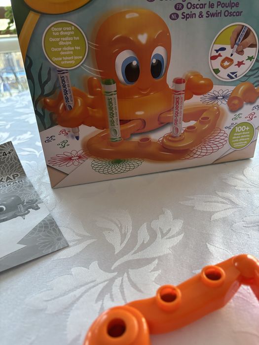 Октопода Оскар  художник