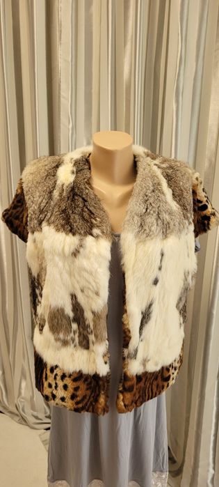 Vesta blana iepure