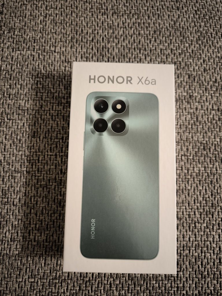 Honor X6a с подарък стъклен протектор