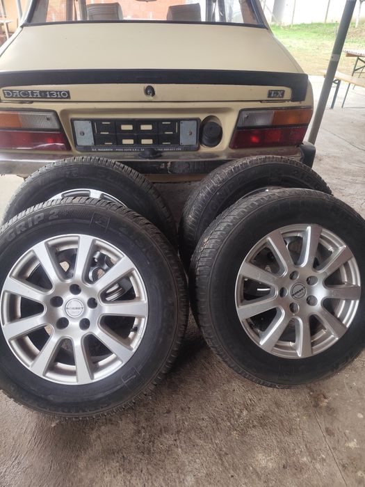 Set cauciuc de iarna 215/65 R 16