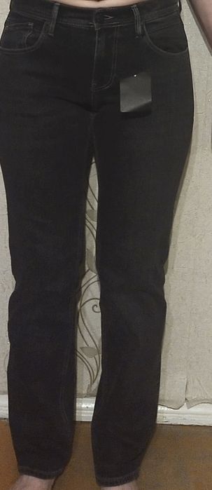 Продаются мужские новые джинсы