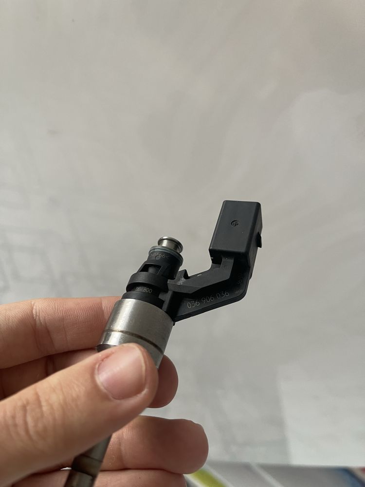 Дюза Bosch голф 4 1.6 fsi 110 коня