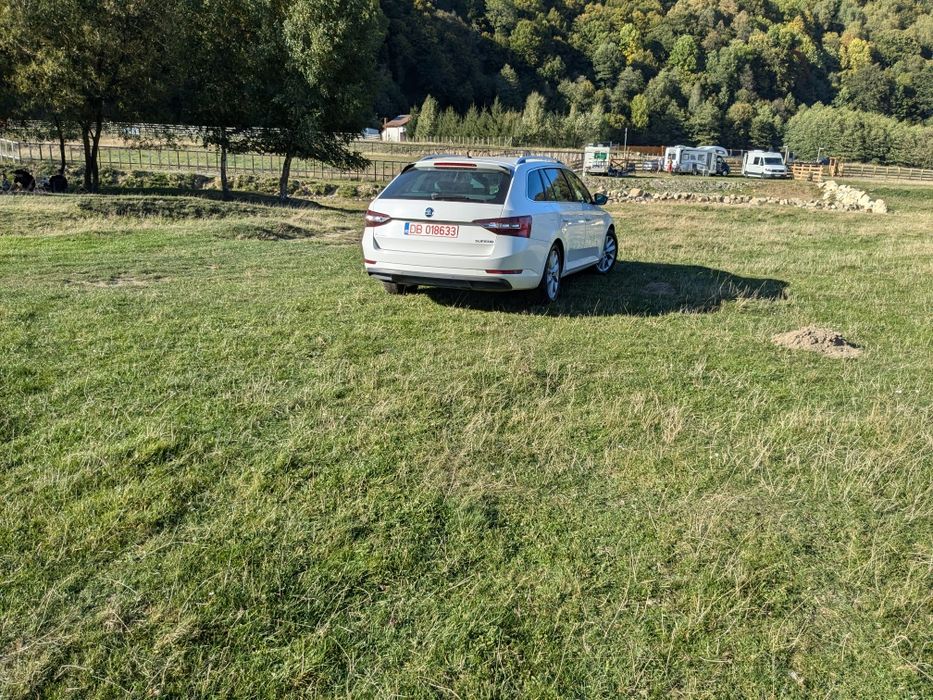 Vând Skoda Superb