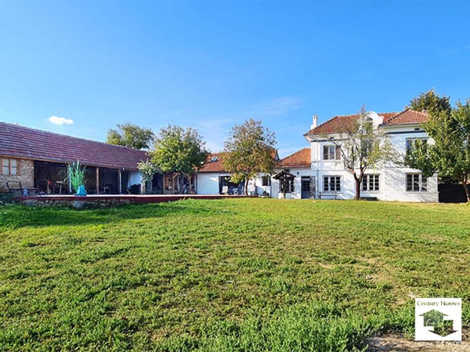 145311 Реновирана къща с 3 спални и басейн в с. Стефан Стамболово