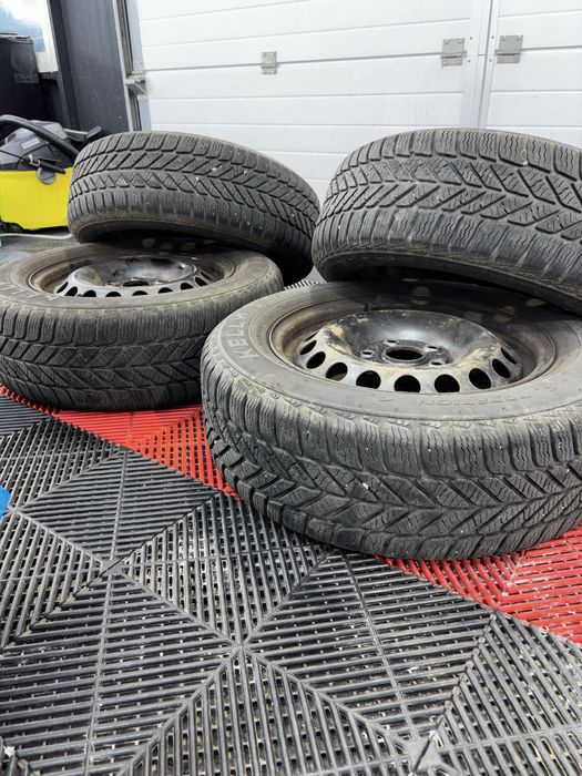 Jante cu cauciucuri de iarna