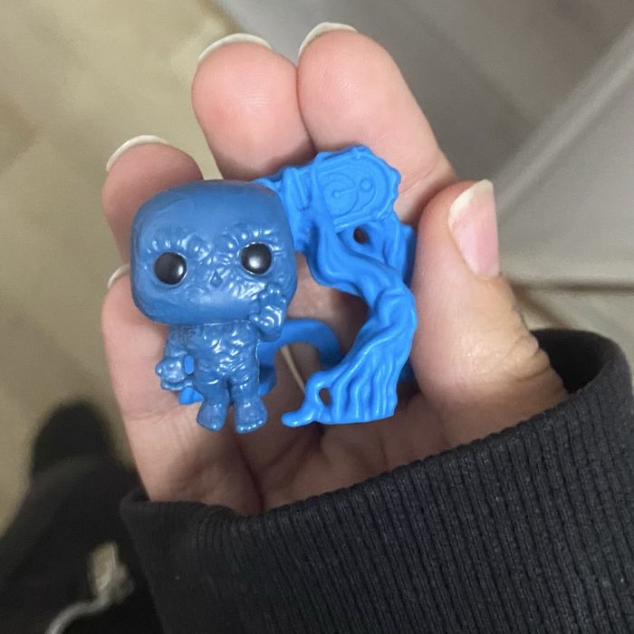 меняю игрушки из киндеров осд, стив из изнанки и векна